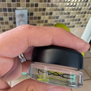 MAC Cosmetics Eye Primer - Soft Cream
